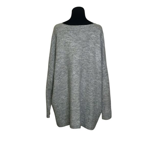 Karen Kane gray long sleeves flower embroidered sweater size Medium - Picture 2 of 11